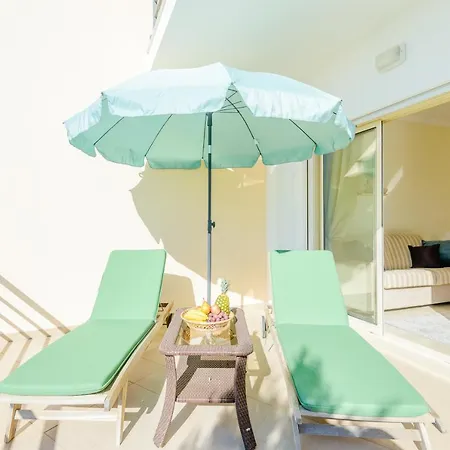 Homes Ocean View With Huge Sunny Terrace, 2 Swimming Pools & Tennis Court Appartement *