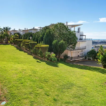 Homes Ocean View With Huge Sunny Terrace, 2 Swimming Pools & Tennis Court Appartement