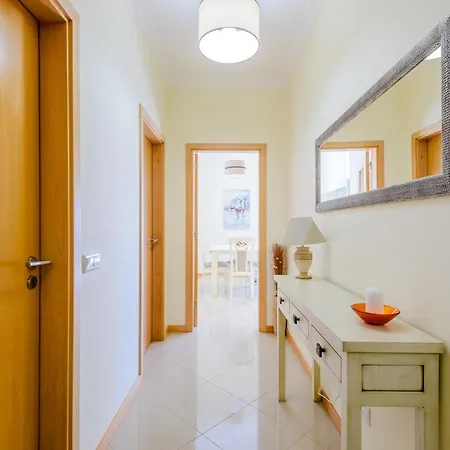 Homes Ocean View With Huge Sunny Terrace, 2 Swimming Pools & Tennis Court Appartement